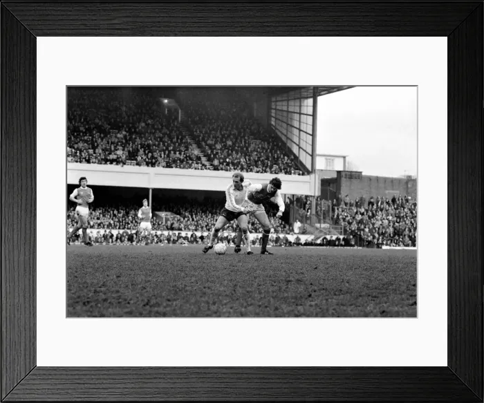 Framed Print : Arsenal 2 v. Bolton Wanderers 0. Division 1 football. February 1980 LF01-29-026 Framed Print : Arsenal 2 v. Bolton Wanderers 0. Division 1 football. February 1980 LF01-29-026
