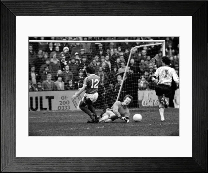 Framed Print : Fulham 1 v. Chelsea 2. Division 2 football. March 1980 LF02-01-068