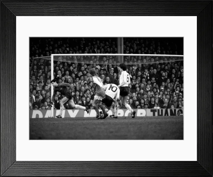 Framed Print : Arsenal 2 v. Bolton Wanderers 0. Division 1 football. February 1980 LF01-29-077 Framed Print : Arsenal 2 v. Bolton Wanderers 0. Division 1 football. February 1980 LF01-29-077