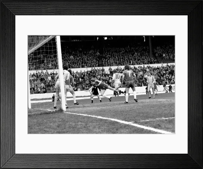 Framed Print : Chelsea 1 v. Cardiff 0. Division 2 football. March 1980 LF01-34-036 Framed Print : Chelsea 1 v. Cardiff 0. Division 2 football. March 1980 LF01-34-036