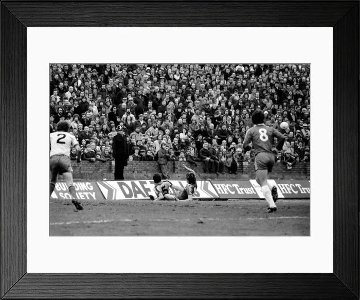 Framed Print : Watford 2 v. Chelsea 3. Division 2 football February 1980 LF01-23-063 Framed Print : Watford 2 v. Chelsea 3. Division 2 football February 1980 LF01-23-063