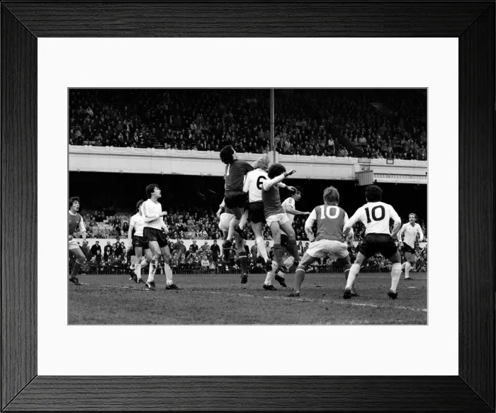 Framed Print : Arsenal 2 v. Bolton Wanderers 0. Division 1 football. February 1980 LF01-29-068 Framed Print : Arsenal 2 v. Bolton Wanderers 0. Division 1 football. February 1980 LF01-29-068