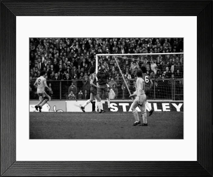 Framed Print : Chelsea 1 v. Cardiff 0. Division 2 football. March 1980 LF01-34-066 Framed Print : Chelsea 1 v. Cardiff 0. Division 2 football. March 1980 LF01-34-066