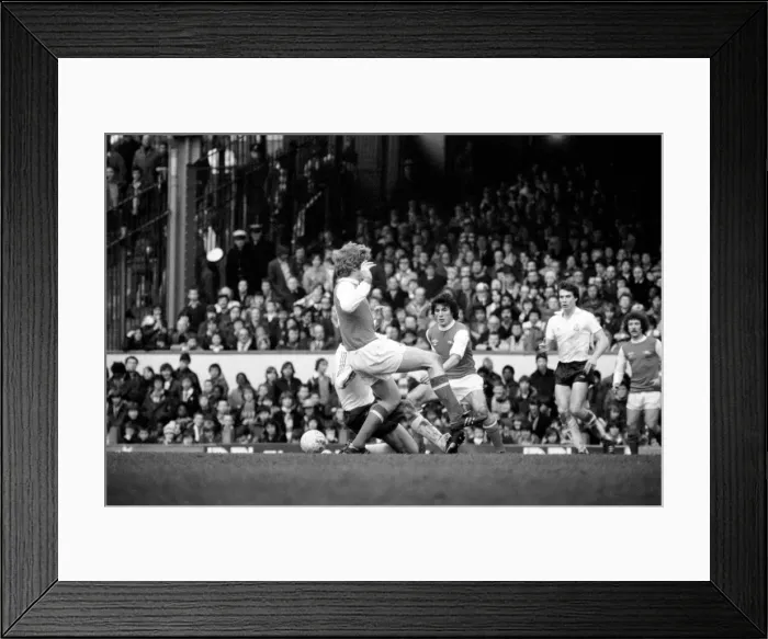 Framed Print : Arsenal 2 v. Bolton Wanderers 0. Division 1 football. February 1980 LF01-29-094 Framed Print : Arsenal 2 v. Bolton Wanderers 0. Division 1 football. February 1980 LF01-29-094
