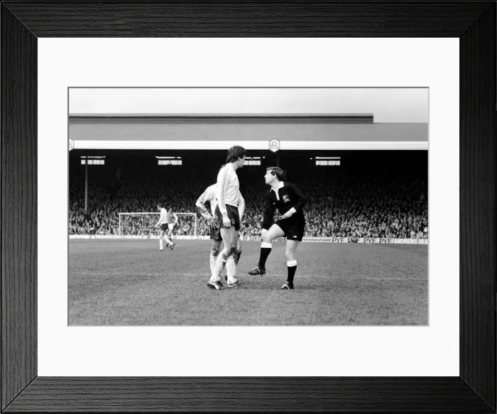 Framed Print : Arsenal 2 v. Bolton Wanderers 0. Division 1 football. February 1980 LF01-29-020 Framed Print : Arsenal 2 v. Bolton Wanderers 0. Division 1 football. February 1980 LF01-29-020