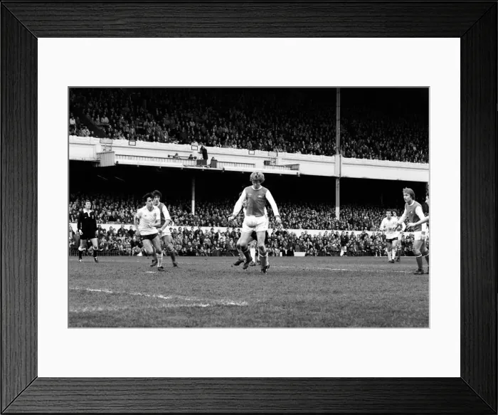 Framed Print : Arsenal 2 v. Bolton Wanderers 0. Division 1 football. February 1980 LF01-29-067 Framed Print : Arsenal 2 v. Bolton Wanderers 0. Division 1 football. February 1980 LF01-29-067