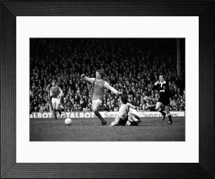 Framed Print : Arsenal 2 v. Bolton Wanderers 0. Division 1 football. February 1980 LF01-29-051