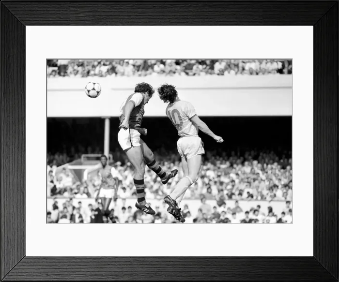 Framed Print : English League Division One match at Highbury. Arsenal 0 v Liverpool 2