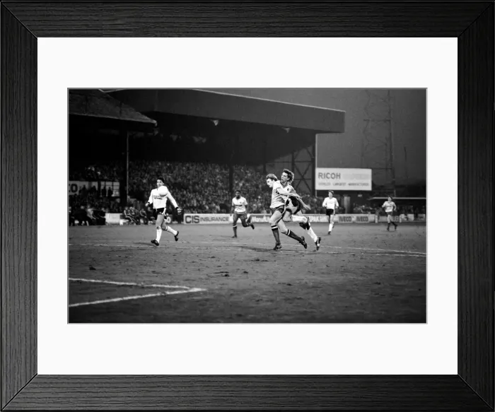 Framed Print : English League Division One match at Vicarage Road. Watford 0 v Manchester United 1 Framed Print : English League Division One match at Vicarage Road. Watford 0 v Manchester United 1