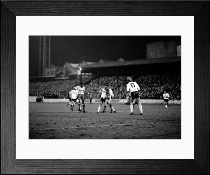 Framed Print : English League Division One match at Vicarage Road. Watford 0 v Manchester United 1 Framed Print : English League Division One match at Vicarage Road. Watford 0 v Manchester United 1