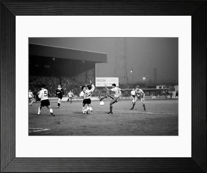 Framed Print : English League Division One match at Vicarage Road. Watford 0 v Manchester United 1 Framed Print : English League Division One match at Vicarage Road. Watford 0 v Manchester United 1