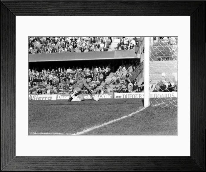 Framed Print : English League Division Two match at Stamford Bridge. Chelsea 3 v Charlton Athletic 1 Framed Print : English League Division Two match at Stamford Bridge. Chelsea 3 v Charlton Athletic 1
