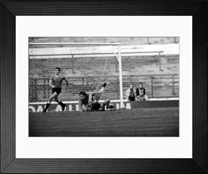 Framed Print : English League Division Two match at Stamford Bridge. Chelsea 1 v Shrewsbury 2