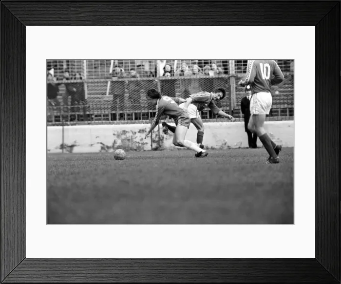 Framed Print : English League Division Two match. Charlton Athletic 1 v Chelsea 2 Framed Print : English League Division Two match. Charlton Athletic 1 v Chelsea 2