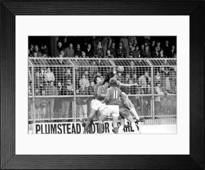 Framed Print : English League Division Two match. Charlton Athletic 1 v Chelsea 2 Framed Print : English League Division Two match. Charlton Athletic 1 v Chelsea 2