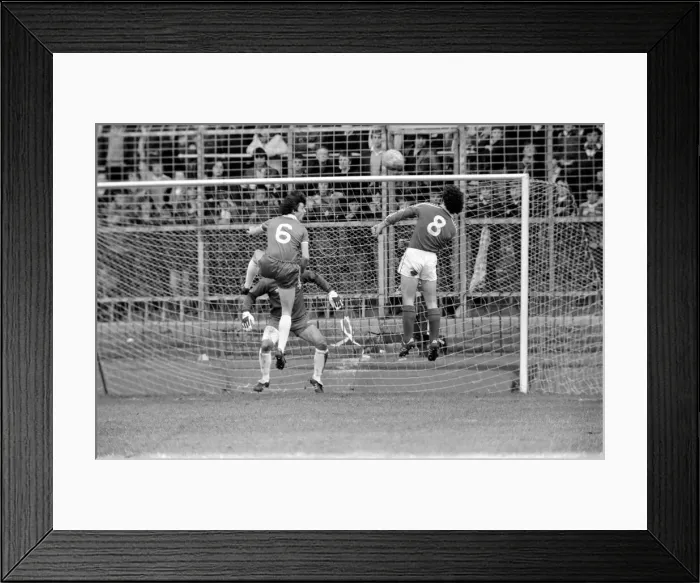 Framed Print : English League Division Two match. Charlton Athletic 1 v Chelsea 2 Framed Print : English League Division Two match. Charlton Athletic 1 v Chelsea 2