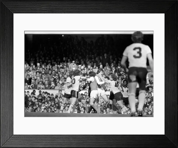 Framed Print : English League Division One match at Highbury. Arsenal 1 v Crystal Palace 1 Framed Print : English League Division One match at Highbury. Arsenal 1 v Crystal Palace 1