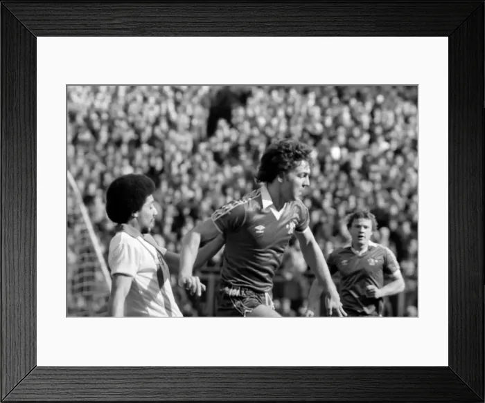 Framed Print : English League Division Two match at Stamford Bridge. Chelsea 1 v Leyton Orient 0 Framed Print : English League Division Two match at Stamford Bridge. Chelsea 1 v Leyton Orient 0