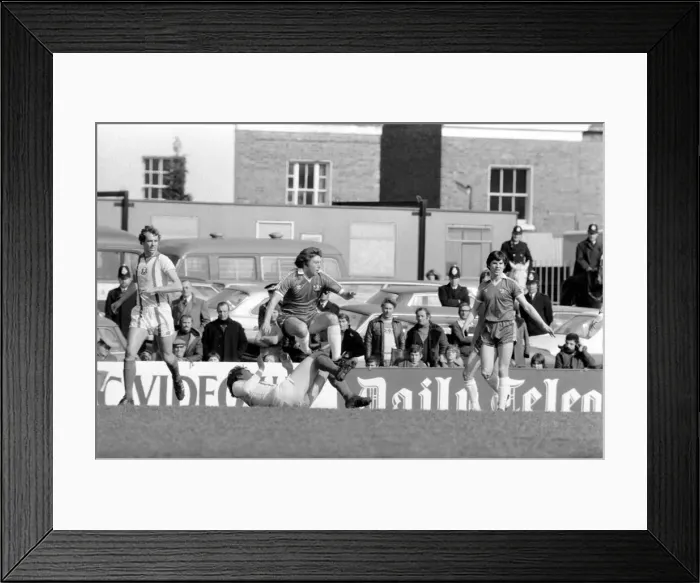 Framed Print : English League Division Two match at Stamford Bridge. Chelsea 1 v Leyton Orient 0 Framed Print : English League Division Two match at Stamford Bridge. Chelsea 1 v Leyton Orient 0