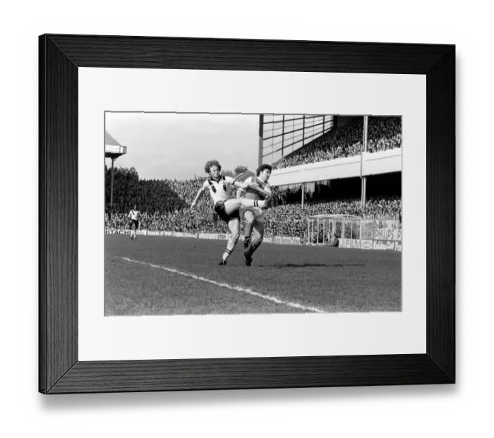 Framed Print : English League Division One match at Highbury. Arsenal 1 v Crystal Palace 1 Framed Print : English League Division One match at Highbury. Arsenal 1 v Crystal Palace 1