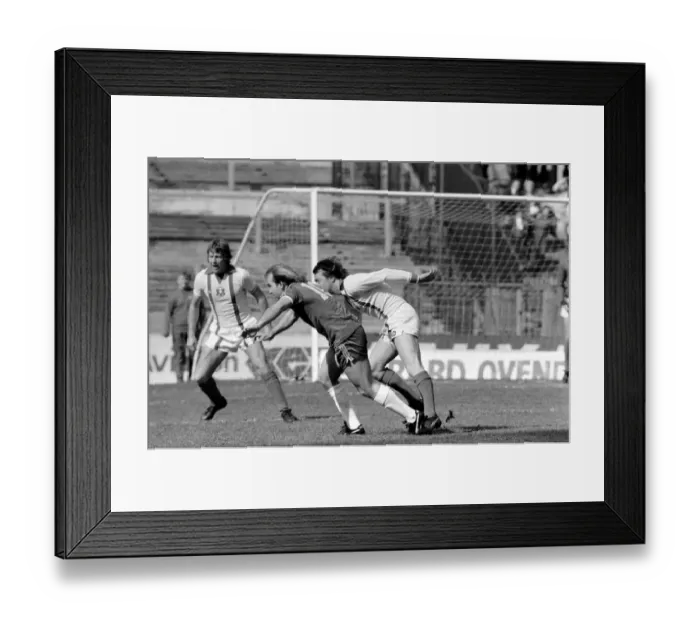 Framed Print : English League Division Two match at Stamford Bridge. Chelsea 1 v Leyton Orient 0 Framed Print : English League Division Two match at Stamford Bridge. Chelsea 1 v Leyton Orient 0