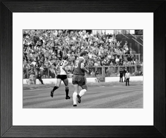 Framed Print : English League Division Two match at Stamford Bridge. Chelsea 1 v Queens Park Rangers 1 Framed Print : English League Division Two match at Stamford Bridge. Chelsea 1 v Queens Park Rangers 1