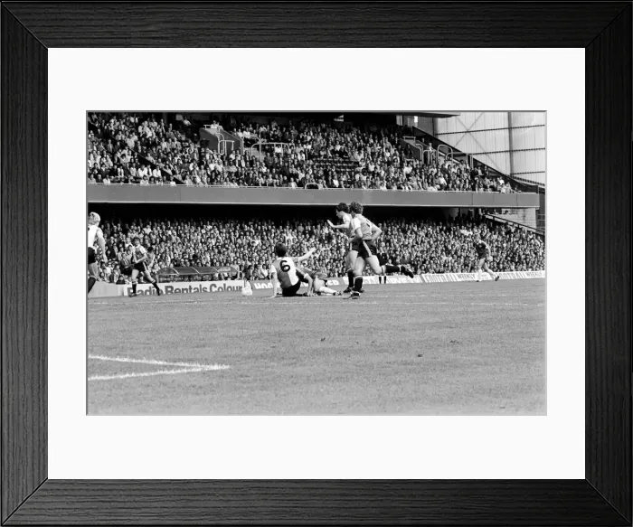 Framed Print : English League Division Two match at Stamford Bridge. Chelsea 1 v Queens Park Rangers 1 Framed Print : English League Division Two match at Stamford Bridge. Chelsea 1 v Queens Park Rangers 1