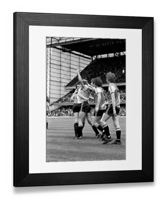 Framed Print : English League Division Two match at Stamford Bridge. Chelsea 1 v Queens Park Rangers 1