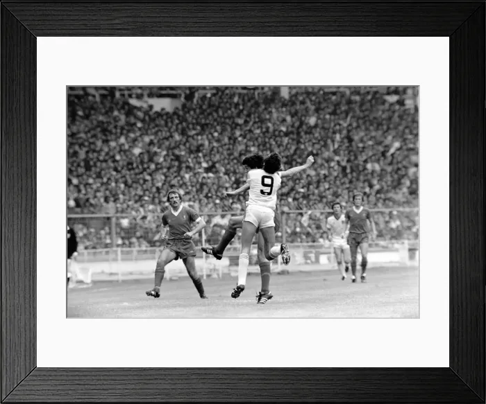 Framed Print : English League Division Two match at Stamford Bridge. Chelsea 1 v Queens Park Rangers 1