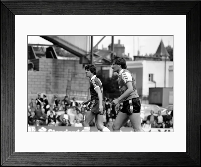 Framed Print : English League Division Two match at Stamford Bridge. Chelsea 1 v Queens Park Rangers 1 Framed Print : English League Division Two match at Stamford Bridge. Chelsea 1 v Queens Park Rangers 1
