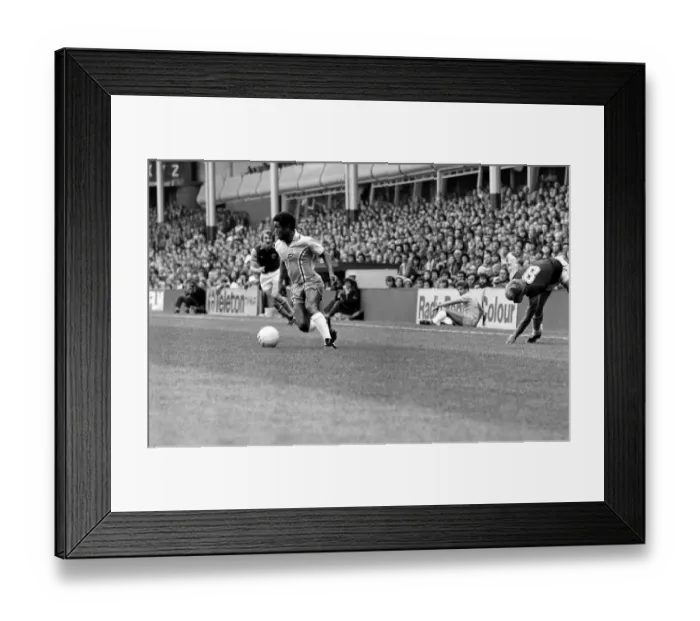 Framed Print : English League Division One match at Villa Park. Aston Villa 1 v Coventry City 0 Framed Print : English League Division One match at Villa Park. Aston Villa 1 v Coventry City 0