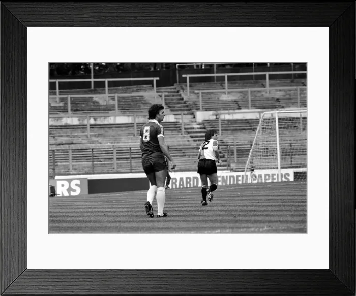 Framed Print : English League Division Two match at Stamford Bridge. Chelsea 1 v Queens Park Rangers 1 Framed Print : English League Division Two match at Stamford Bridge. Chelsea 1 v Queens Park Rangers 1