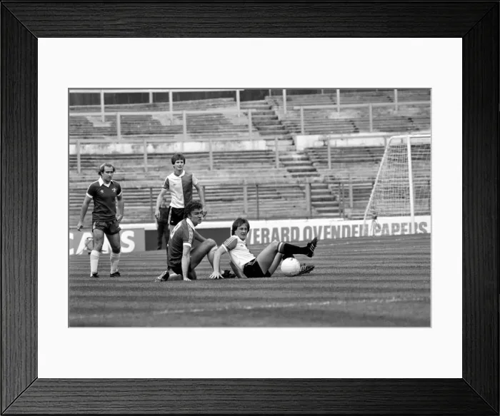 Framed Print : English League Division Two match at Stamford Bridge. Chelsea 1 v Queens Park Rangers 1 Framed Print : English League Division Two match at Stamford Bridge. Chelsea 1 v Queens Park Rangers 1