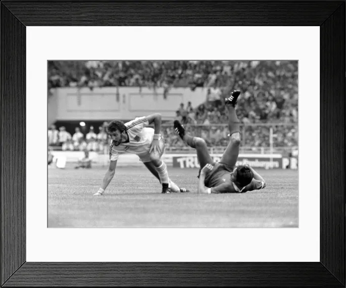 Framed Print : English League Division Two match at Stamford Bridge. Chelsea 1 v Queens Park Rangers 1 Framed Print : English League Division Two match at Stamford Bridge. Chelsea 1 v Queens Park Rangers 1