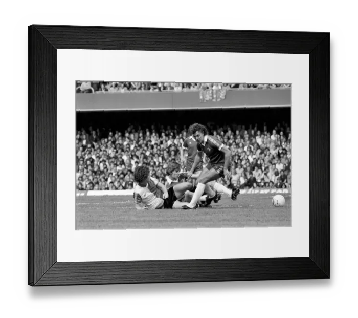 Framed Print : English League Division Two match at Stamford Bridge. Chelsea 1 v Queens Park Rangers 1