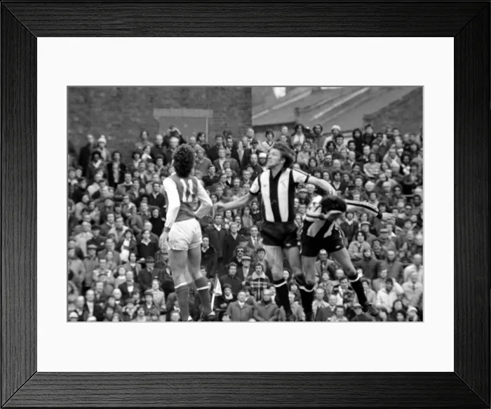 Framed Print : English Division 1 Football. Arsenal 1 v. West Bromwich Albion 1. April 1980 LF03-04-031 Framed Print : English Division 1 Football. Arsenal 1 v. West Bromwich Albion 1. April 1980 LF03-04-031