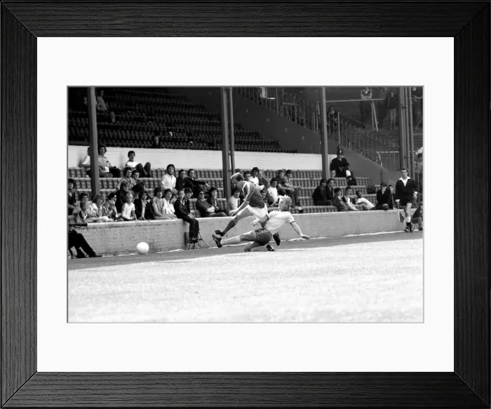 Framed Print : Pre-season friendly-Millwall v. Chelsea. August 1980 LF04-01-045 Framed Print : Pre-season friendly-Millwall v. Chelsea. August 1980 LF04-01-045