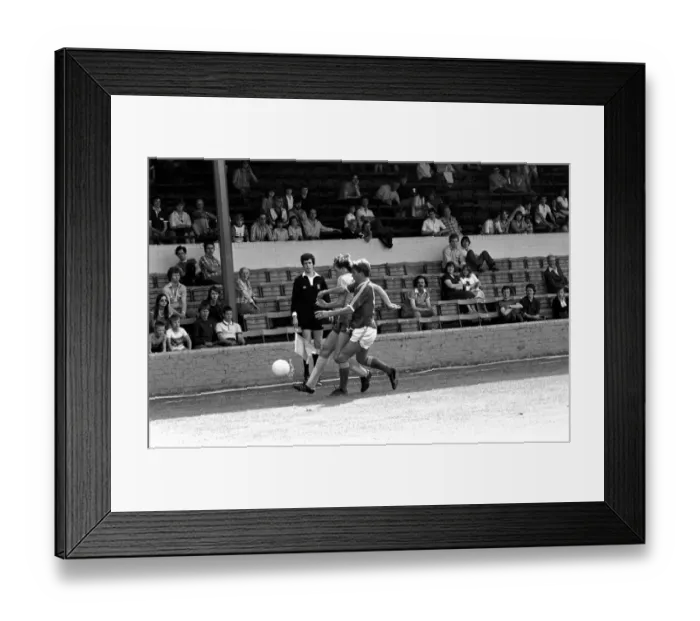 Framed Print : Pre-season friendly-Millwall v. Chelsea. August 1980 LF04-01-038