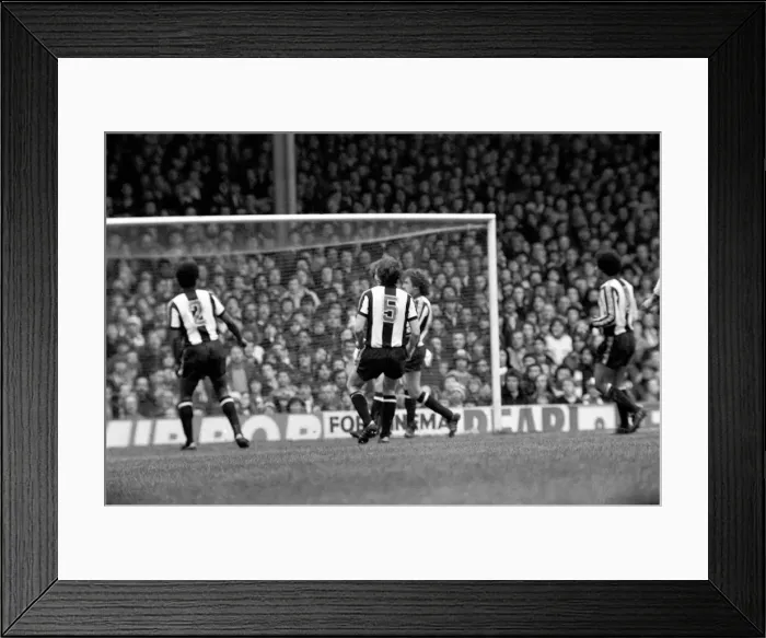 Framed Print : English Division 1 Football. Arsenal 1 v. West Bromwich Albion 1. April 1980 LF03-04-073