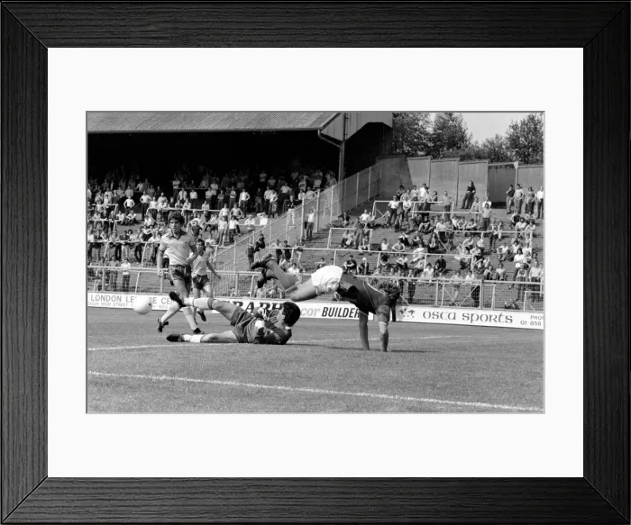 Framed Print : Pre-season friendly-Millwall v. Chelsea. August 1980 LF04-01-020