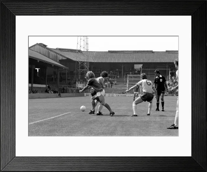 Framed Print : Pre-season friendly-Millwall v. Chelsea. August 1980 LF04-01-025