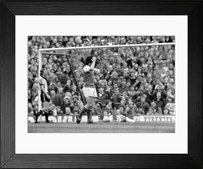 Framed Print : English Division 1 Football. Arsenal 1 v. West Bromwich Albion 1. April 1980 LF03-04-098 Framed Print : English Division 1 Football. Arsenal 1 v. West Bromwich Albion 1. April 1980 LF03-04-098