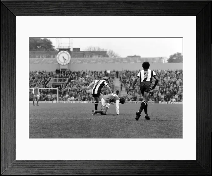 Framed Print : English Division 1 Football. Arsenal 1 v. West Bromwich Albion 1. April 1980 LF03-04-021