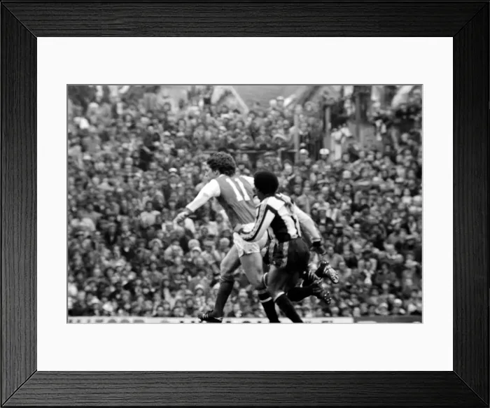 Framed Print : English Division 1 Football. Arsenal 1 v. West Bromwich Albion 1. April 1980 LF03-04-064