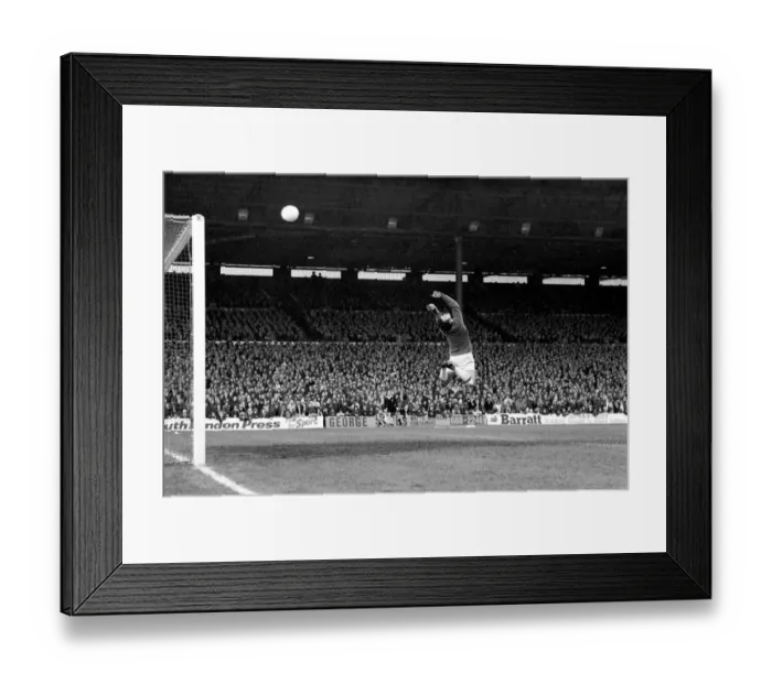 Framed Print : English Division 1 Football. Crystal Palace 0 v. Liverpool 0. April 1980 LF03-06-027