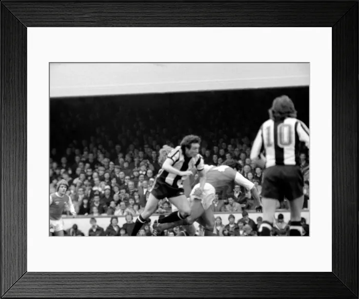 Framed Print : English Division 1 Football. Arsenal 1 v. West Bromwich Albion 1. April 1980 LF03-04-094 Framed Print : English Division 1 Football. Arsenal 1 v. West Bromwich Albion 1. April 1980 LF03-04-094