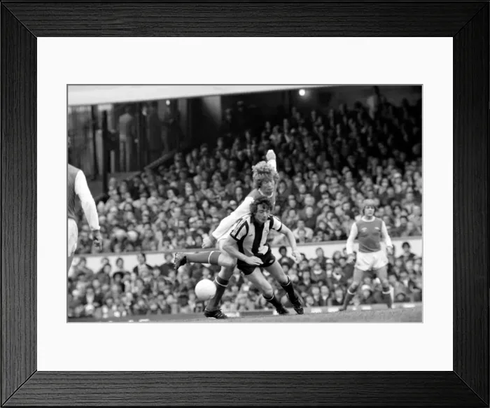 Framed Print : English Division 1 Football. Arsenal 1 v. West Bromwich Albion 1. April 1980 LF03-04-081 Framed Print : English Division 1 Football. Arsenal 1 v. West Bromwich Albion 1. April 1980 LF03-04-081