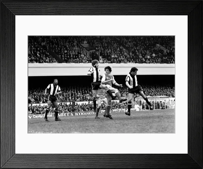 Framed Print : English Division 1 Football. Arsenal 1 v. West Bromwich Albion 1. April 1980 LF03-04-015 Framed Print : English Division 1 Football. Arsenal 1 v. West Bromwich Albion 1. April 1980 LF03-04-015