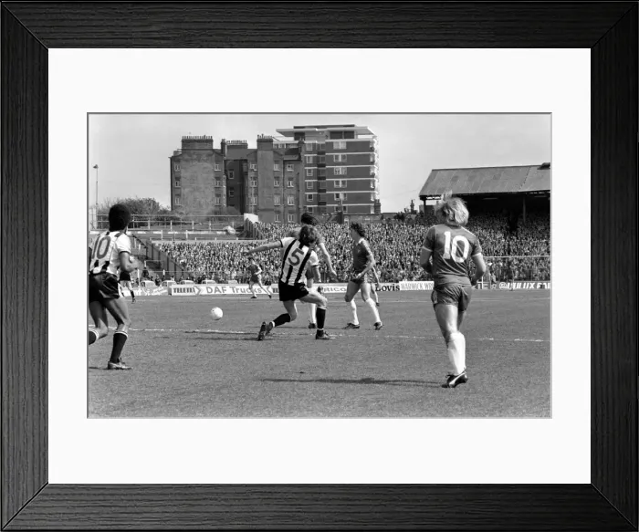 Framed Print : English Division 2 football. Chelsea 1 v. Notts County 0. April 1980 LF03-01-091 Framed Print : English Division 2 football. Chelsea 1 v. Notts County 0. April 1980 LF03-01-091