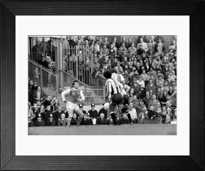 Framed Print : English Division 1 Football. Arsenal 1 v. West Bromwich Albion 1. April 1980 LF03-04-009 Framed Print : English Division 1 Football. Arsenal 1 v. West Bromwich Albion 1. April 1980 LF03-04-009